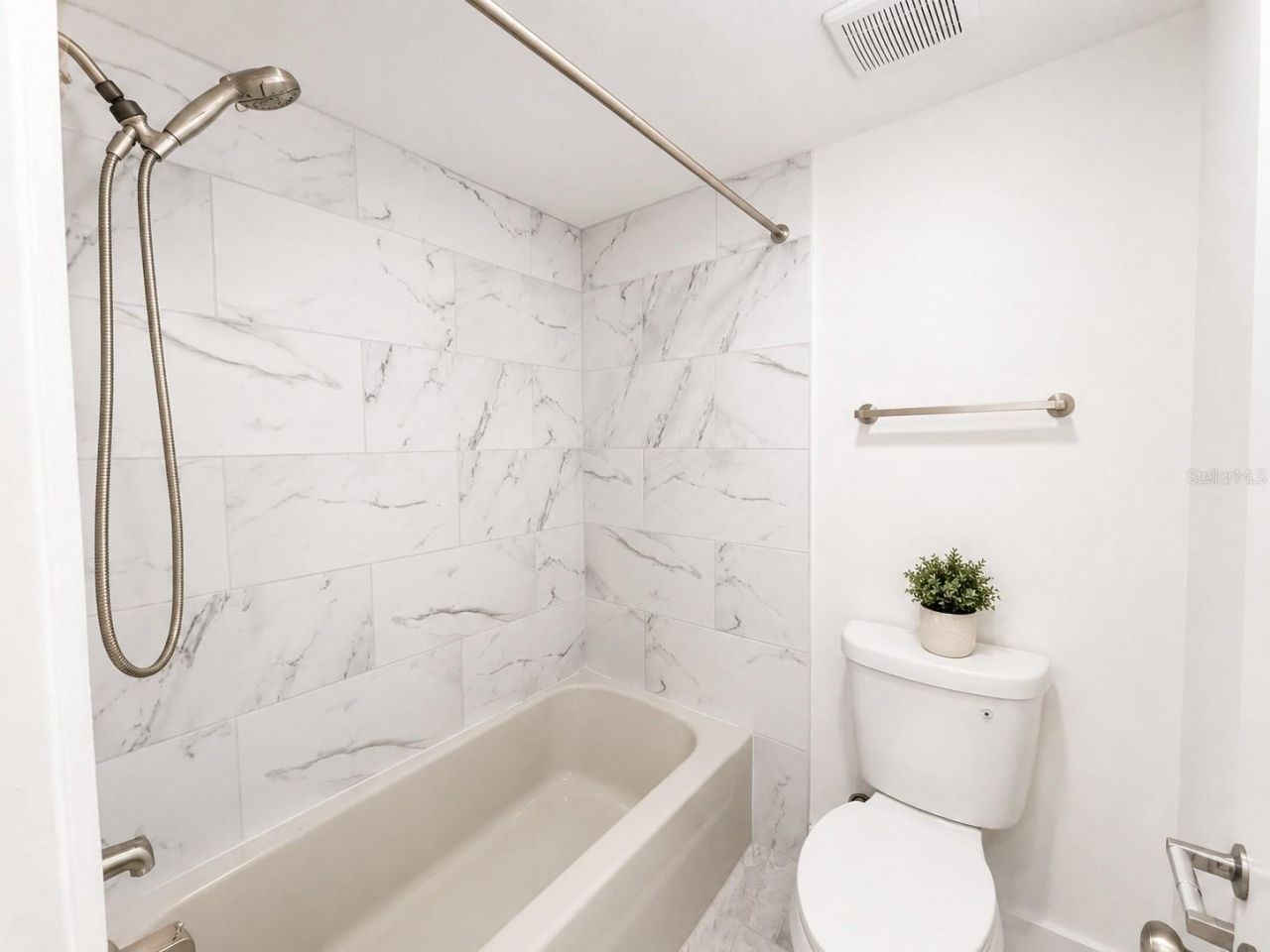 855 N Village Drive N, Unit 101, Saint Petersburg, FL 33716 Photo