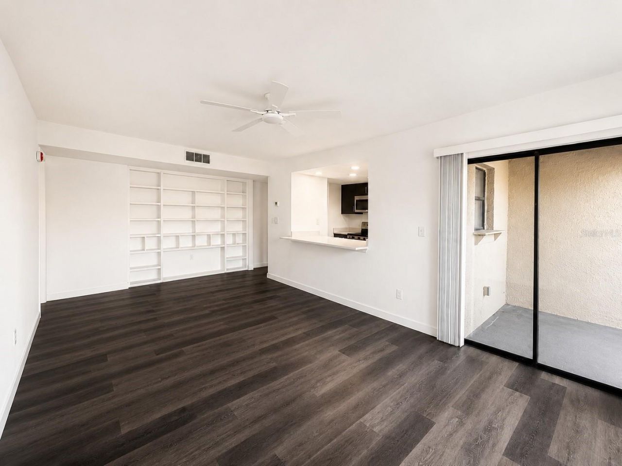 855 N Village Drive N, Unit 101, Saint Petersburg, FL 33716 Photo