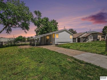 8346 Parker Court , Omaha, NE 68114