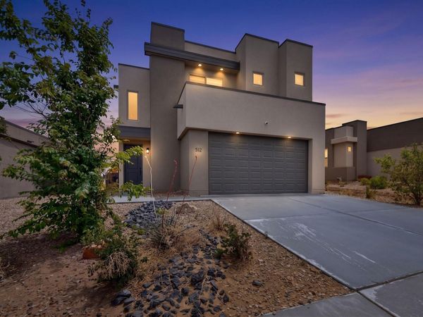 512 Wyatt Avenue SW, Los Lunas, NM 87031