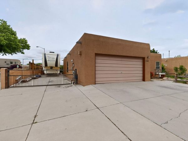 342 Sunset Farm Place SW, Albuquerque, NM 87105