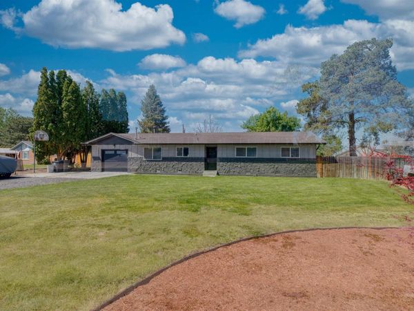 20803 N Friends Rd, Greenleaf, ID 83626