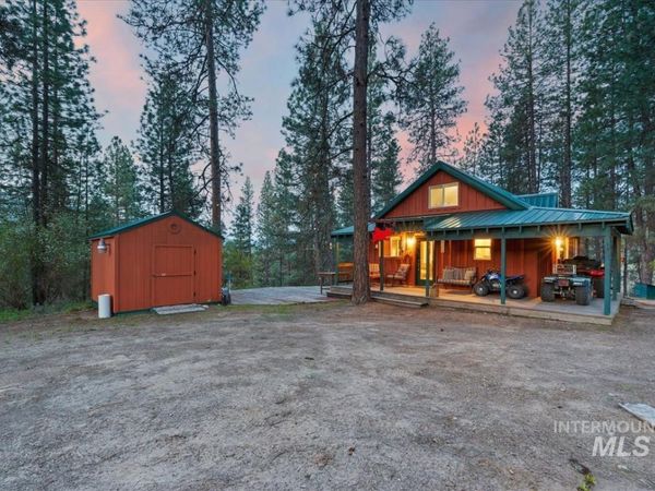 15 Cloudy Ln, Garden Valley, ID 83622