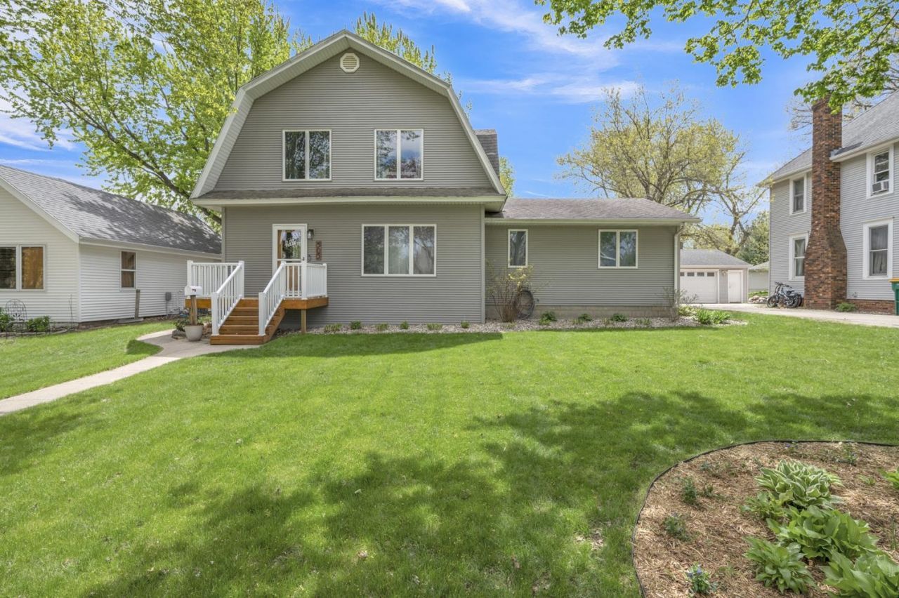 505 20th Street, Spirit Lake, IA 51360 Main Photo