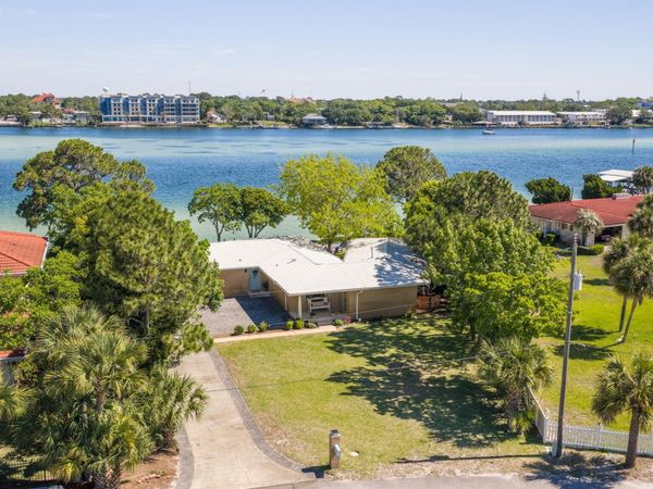 519 Dorado Avenue, Fort Walton Beach, FL 32548