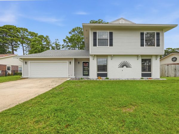 25 Lake Lorraine Circle, Shalimar, FL 32579