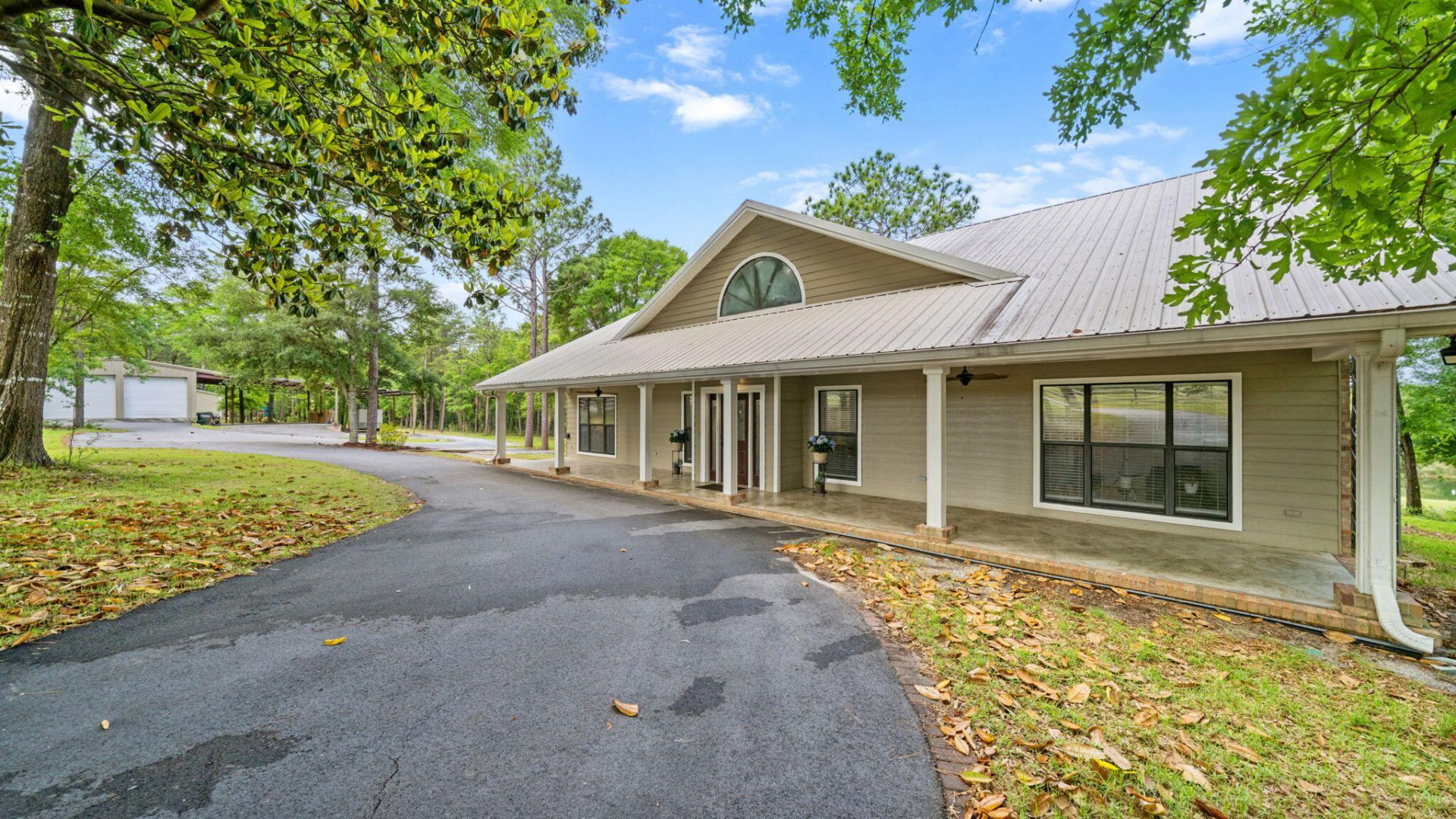 175 W T Hulion Road, Crestview, FL 32539 Main Photo
