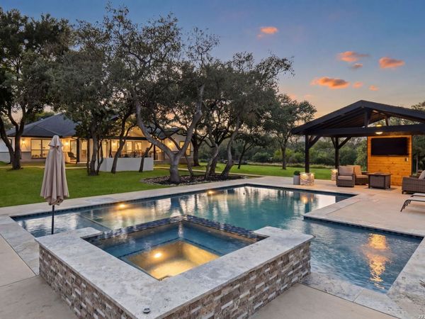 630 Oak Village Dr, San Antonio, TX 78253