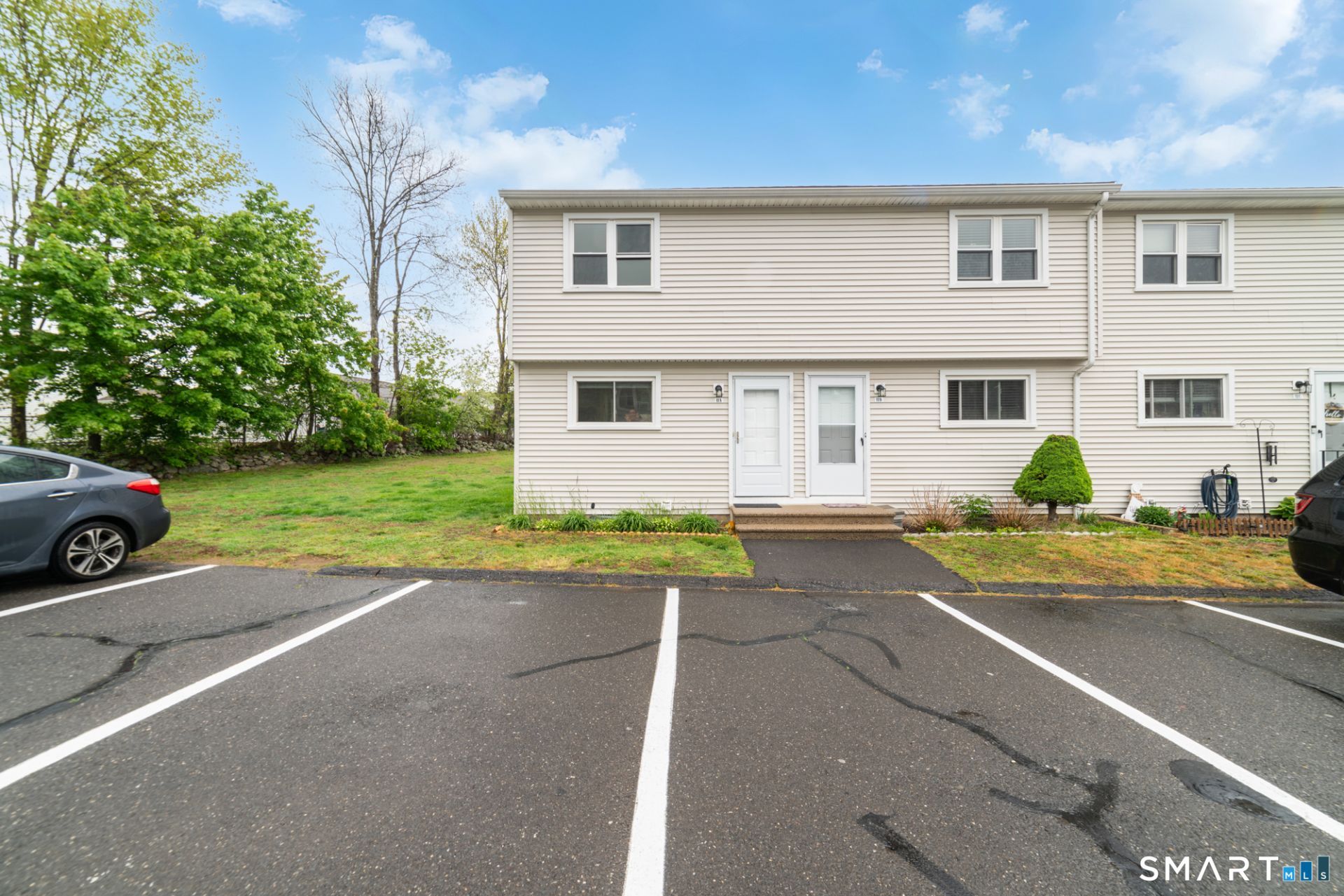 1081 New Haven, Unit 11A, Naugatuck, CT 06770 Main Photo