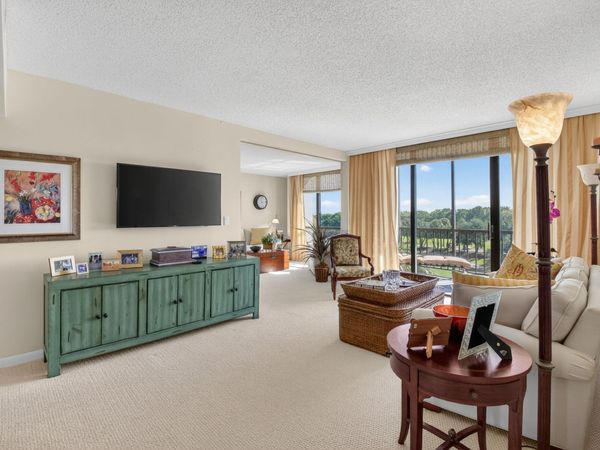 6797 Willow Wood Drive, Unit 6056, Boca Raton, FL 33434