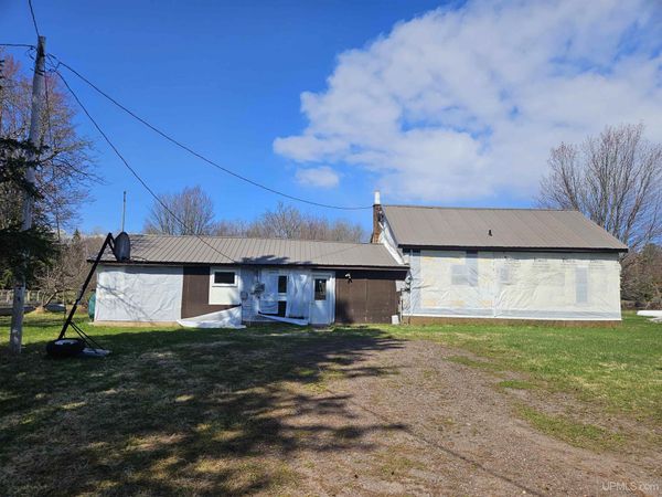 16672 Lakeshore Drive, Ontonagon Twp, MI 49953