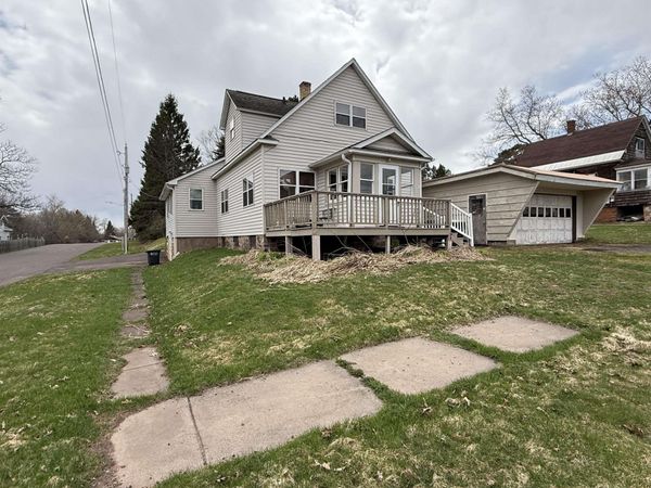 301 W Larch Street, Ironwood, MI 49938