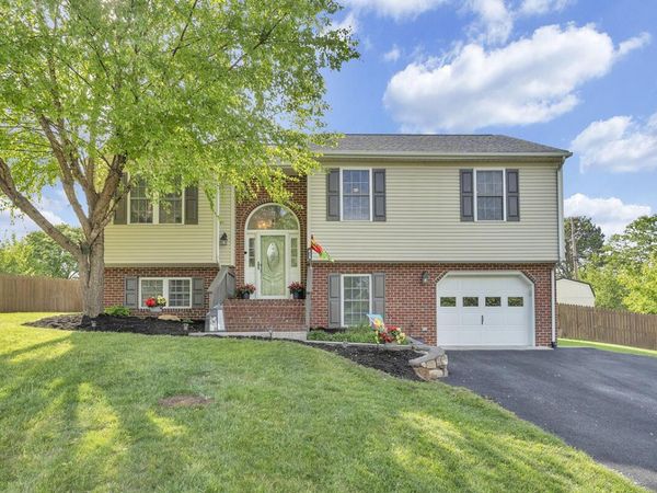 439 Howard DR, Salem, VA 24153