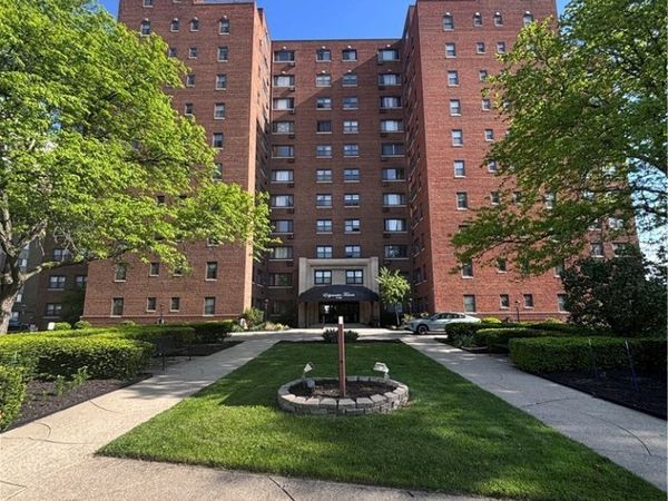 11720 Edgewater Drive , Unit 1007, Lakewood, OH 44107