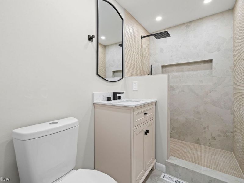 2375 Glendon Road , University Heights, OH 44118 Photo 27