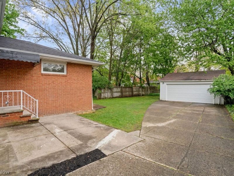 2375 Glendon Road , University Heights, OH 44118 Photo 42