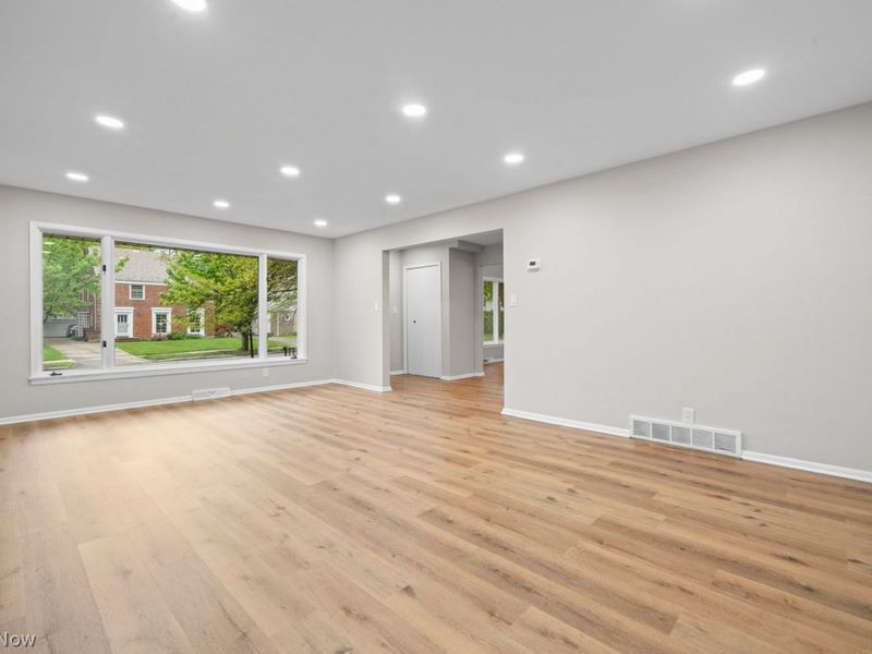 2375 Glendon Road , University Heights, OH 44118 Photo 7
