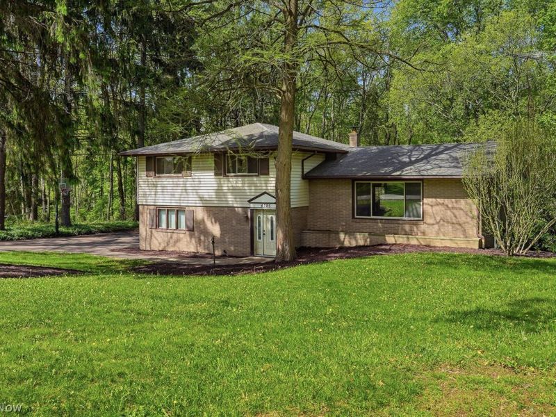 4385 Parkdale Avenue NW, Canton, OH 44718 Photo 2