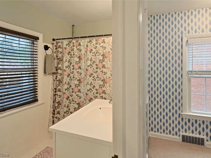 2453 Channing Road , University Heights, OH 44118 Photo 10
