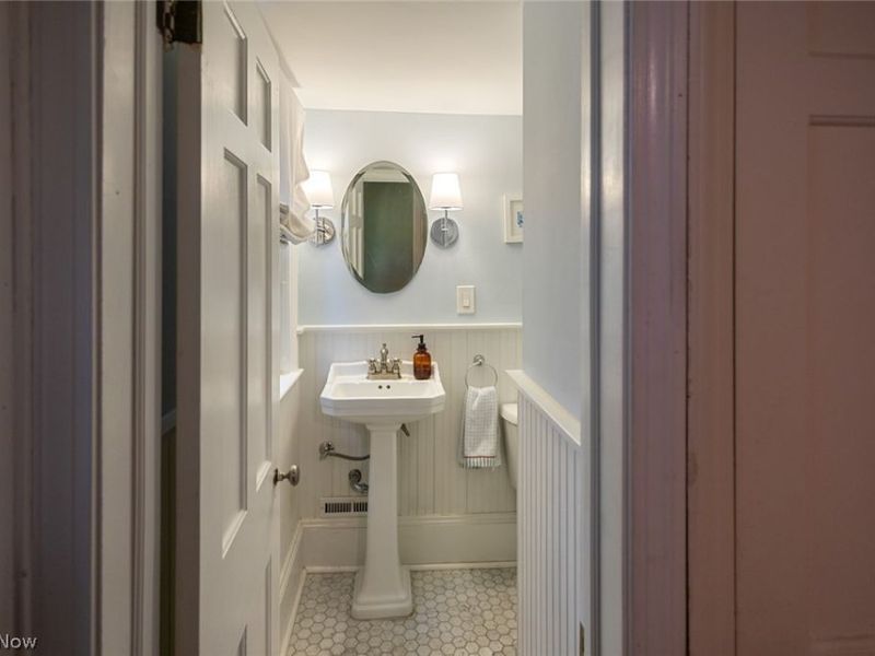 2453 Channing Road , University Heights, OH 44118 Photo 9