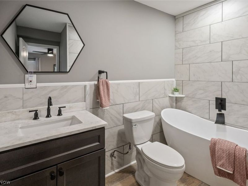 4201 Woodbine Avenue, Cleveland, OH 44113 Photo 13