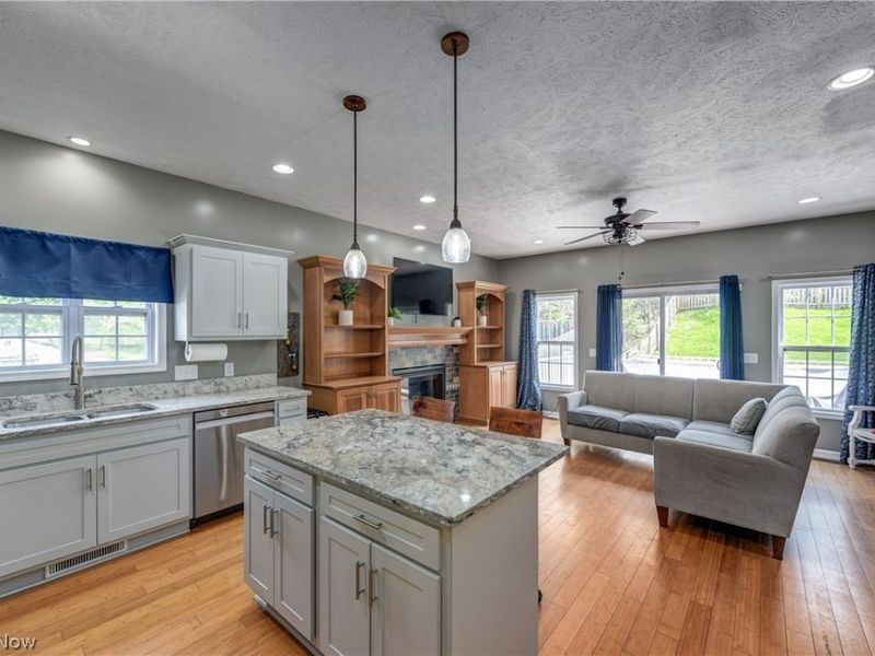 3677 Foothills Boulevard , Willoughby, OH 44094 Photo 6