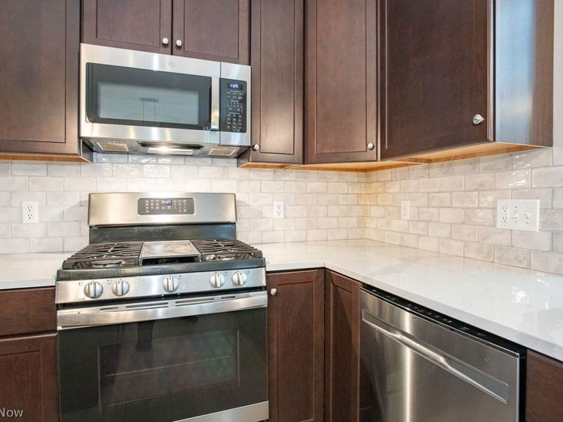 17846 Lyon Lane , Strongsville, OH 44149 Photo 13