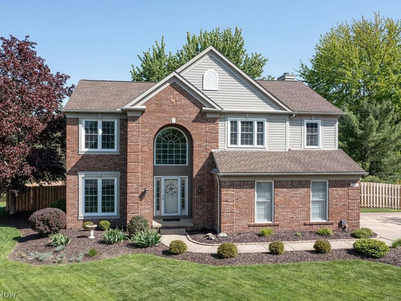 17846 Lyon Lane , Strongsville, OH 44149 Photo 2