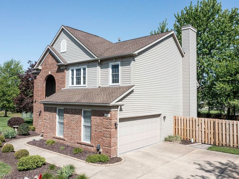 17846 Lyon Lane , Strongsville, OH 44149 Photo 3