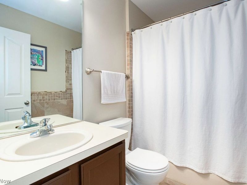 17846 Lyon Lane , Strongsville, OH 44149 Photo 36