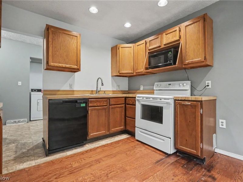 955 Howe Road , Kent, OH 44240 Photo 10