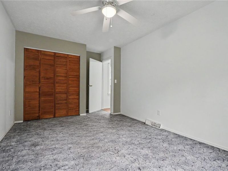 955 Howe Road , Kent, OH 44240 Photo 16