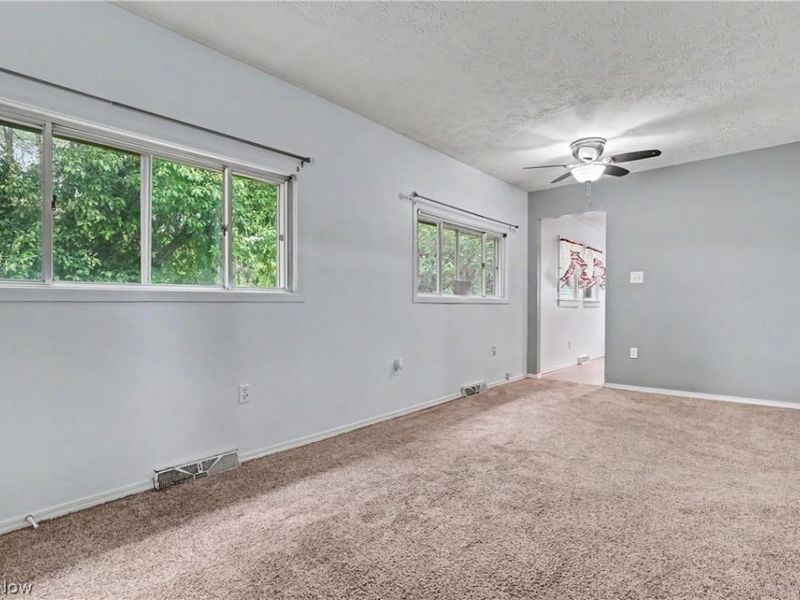 955 Howe Road , Kent, OH 44240 Photo 4
