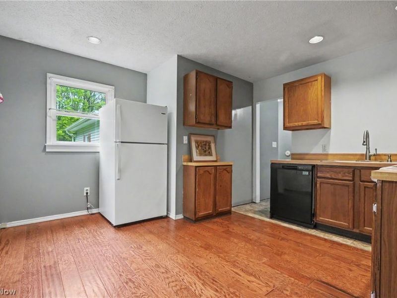 955 Howe Road , Kent, OH 44240 Photo 9