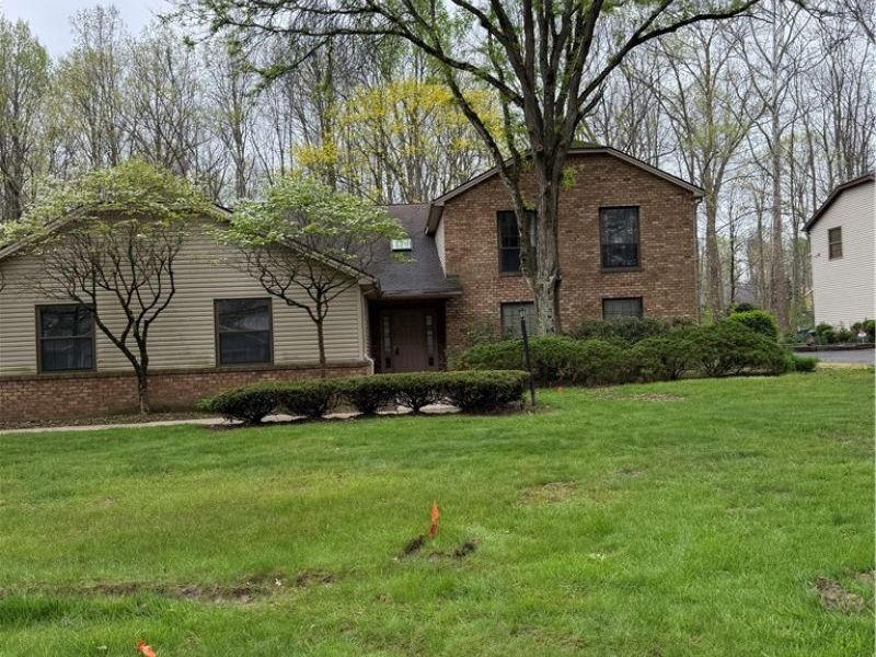 1345 Fox Run Court, Unit 2, Youngstown, OH 44512 Photo 1