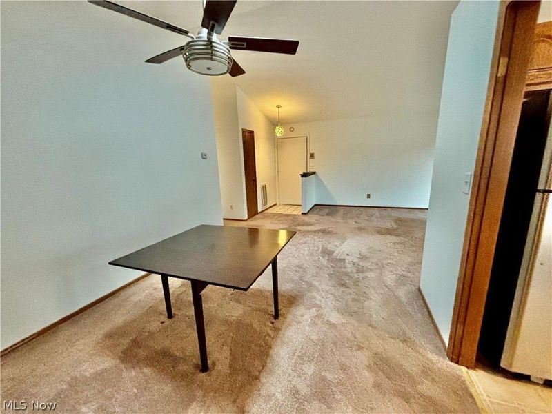 1345 Fox Run Court, Unit 2, Youngstown, OH 44512 Photo 5