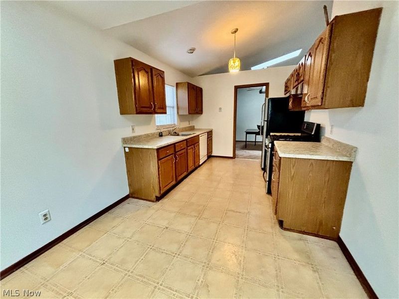 1345 Fox Run Court, Unit 2, Youngstown, OH 44512 Photo 6