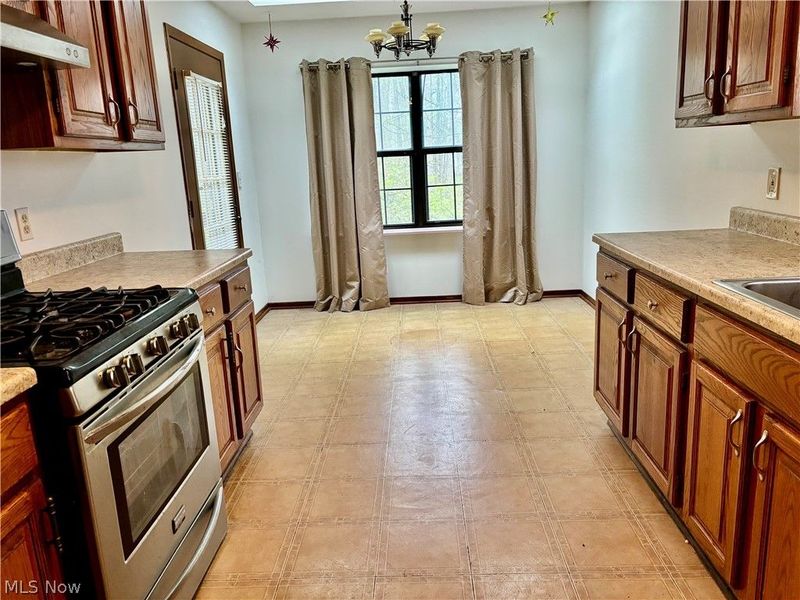 1345 Fox Run Court, Unit 2, Youngstown, OH 44512 Photo 7