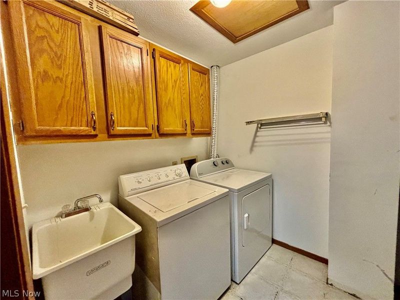 1345 Fox Run Court, Unit 2, Youngstown, OH 44512 Photo 9