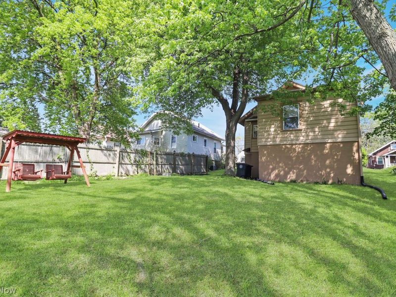 1368 Vane Avenue , Akron, OH 44310 Photo 3
