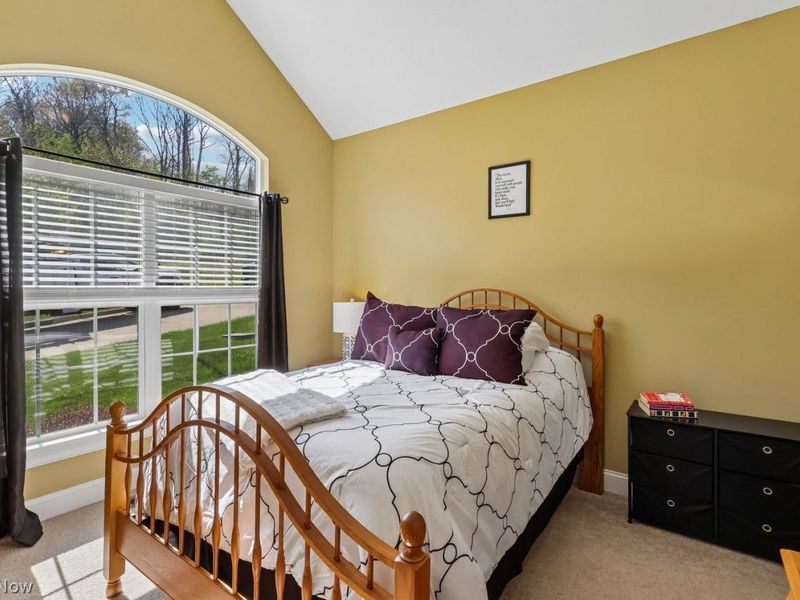 6804 Highland View Drive , Parma, OH 44134 Photo 16