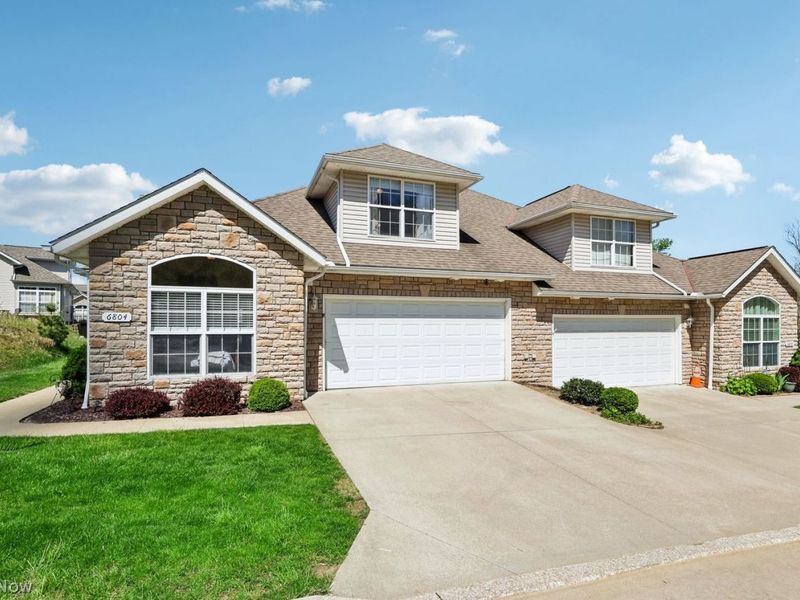6804 Highland View Drive , Parma, OH 44134 Photo 2