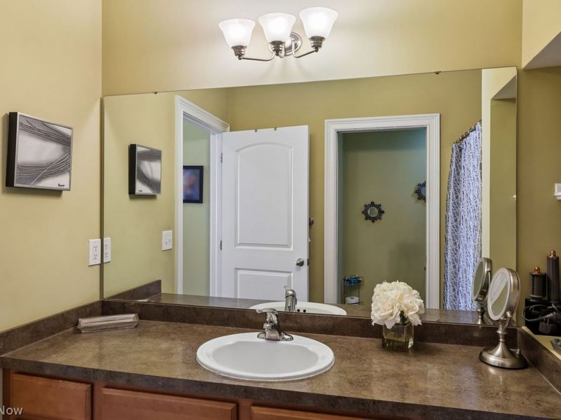 6804 Highland View Drive , Parma, OH 44134 Photo 22
