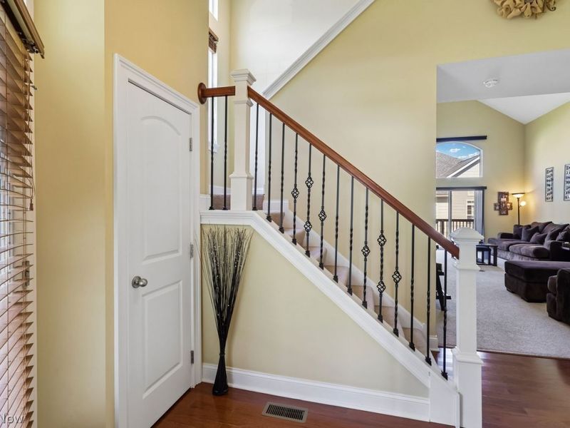 6804 Highland View Drive , Parma, OH 44134 Photo 4