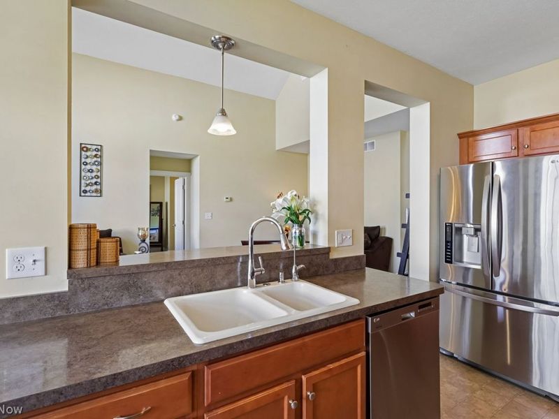 6804 Highland View Drive , Parma, OH 44134 Photo 9
