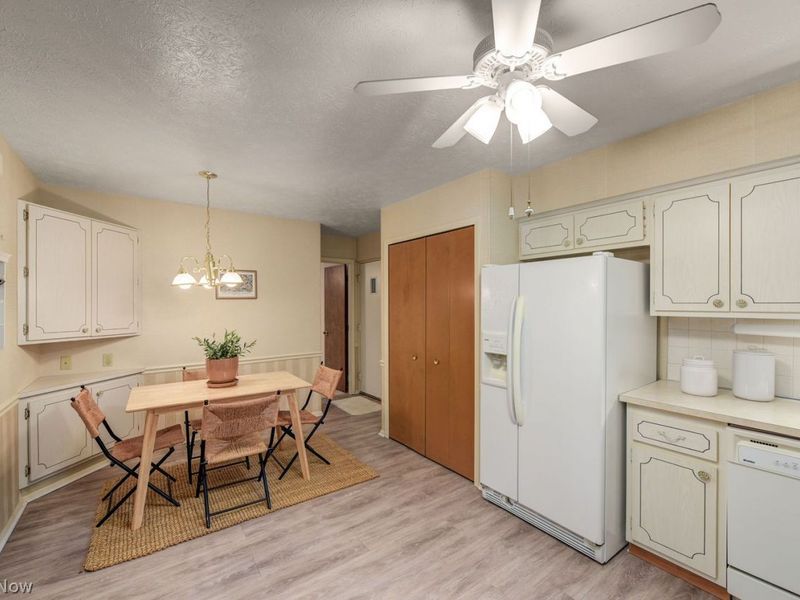 2847 Pease Drive , Unit D401, Rocky River, OH 44116 Photo 18