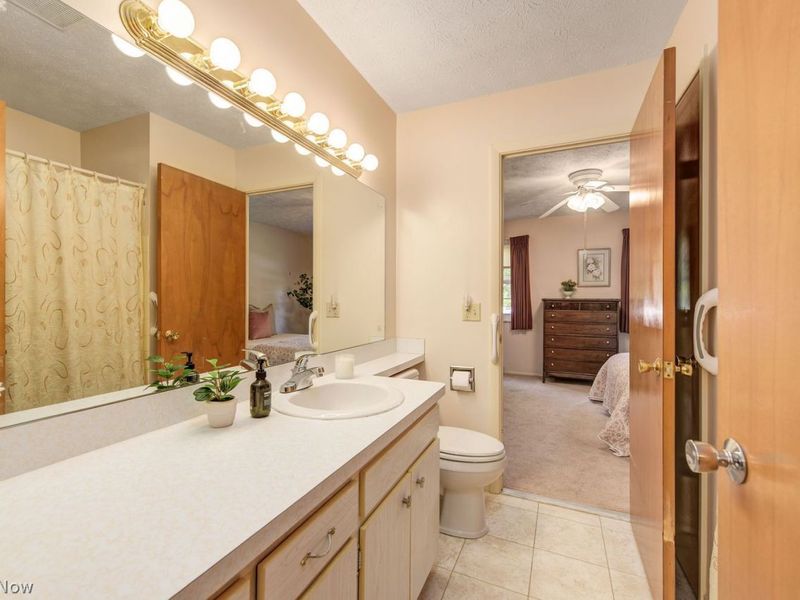 2847 Pease Drive , Unit D401, Rocky River, OH 44116 Photo 19