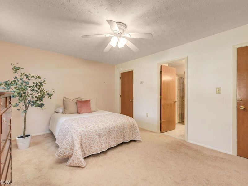 2847 Pease Drive , Unit D401, Rocky River, OH 44116 Photo 22