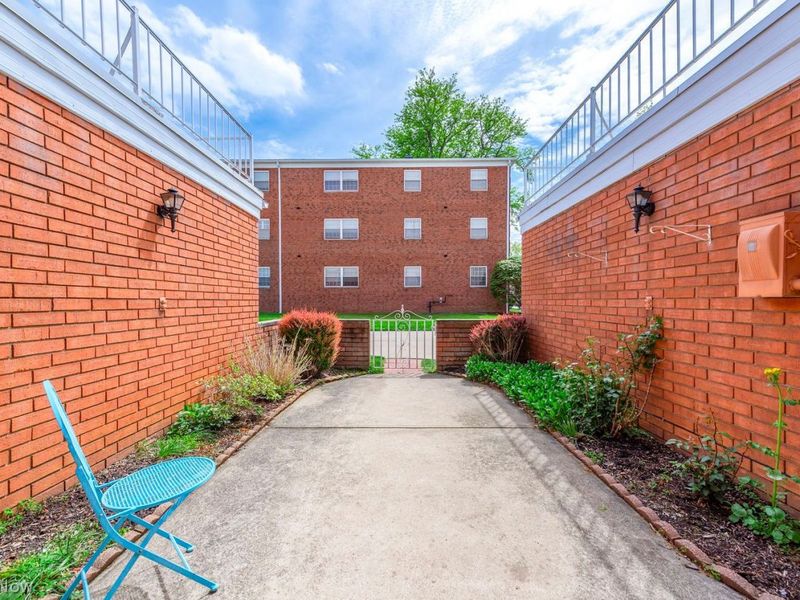 2847 Pease Drive , Unit D401, Rocky River, OH 44116 Photo 32