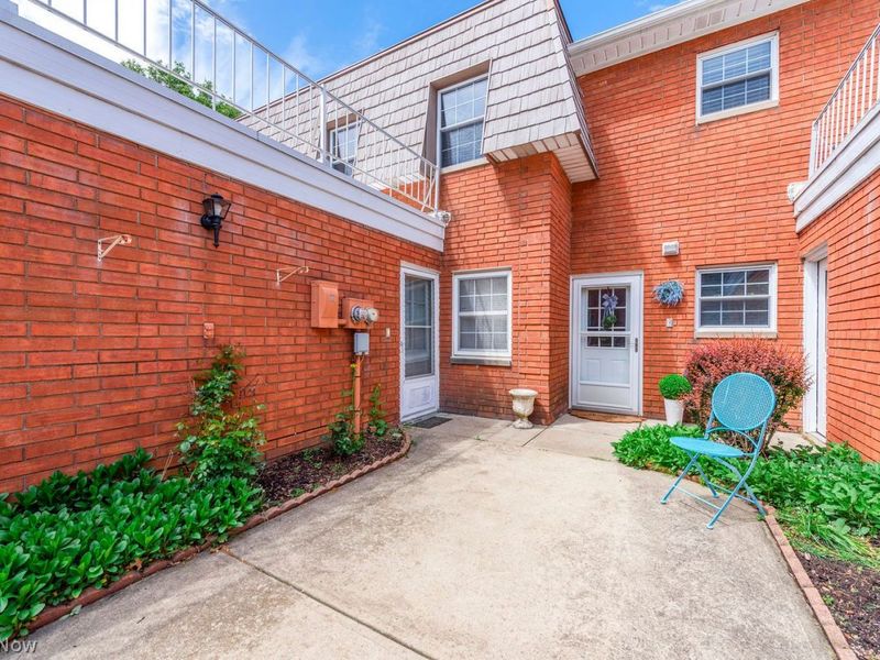 2847 Pease Drive , Unit D401, Rocky River, OH 44116 Photo 5